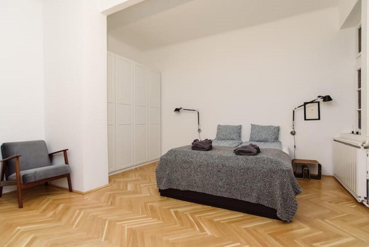 Klauzal Apartment W/3 Bedrooms, French Balcony 부다페스트 외부 사진